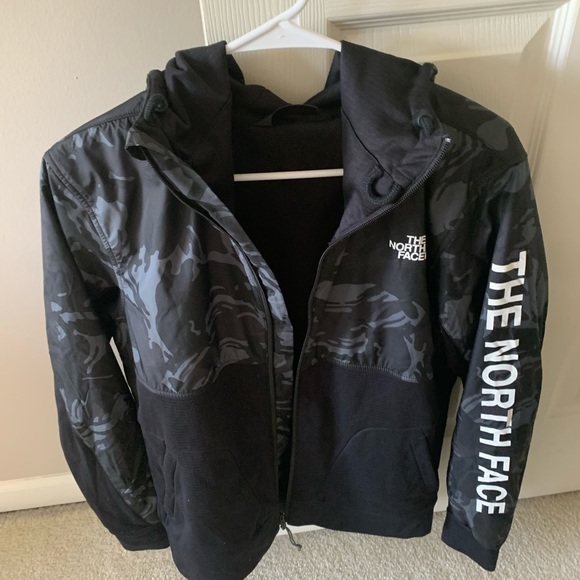 camo windbreaker north face